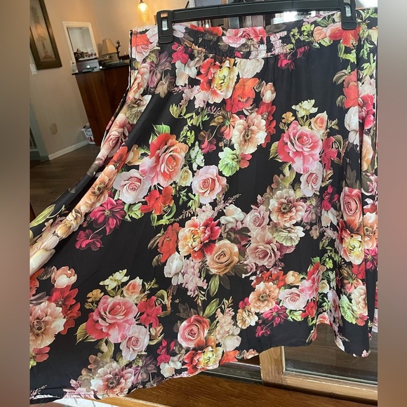 ModCloth Midi Circle Skirt Sz 2X Women’s Black Floral Vintage Inspired W/pockets - Picture 4 of 6